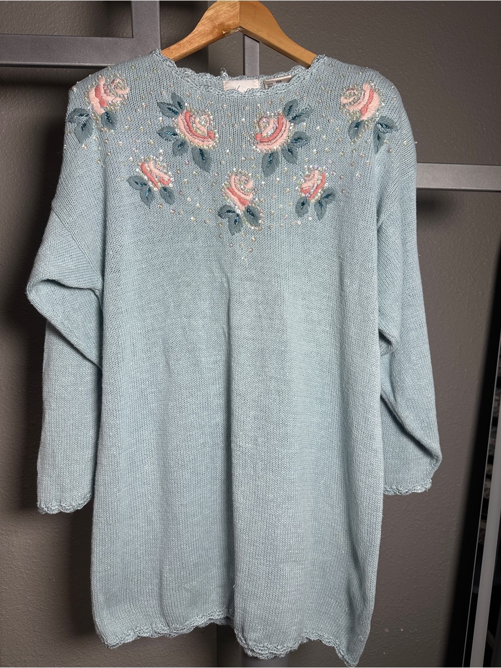 Vintage Kathy Lee sitcom mom 32Floral Embroidered tunic Sweater